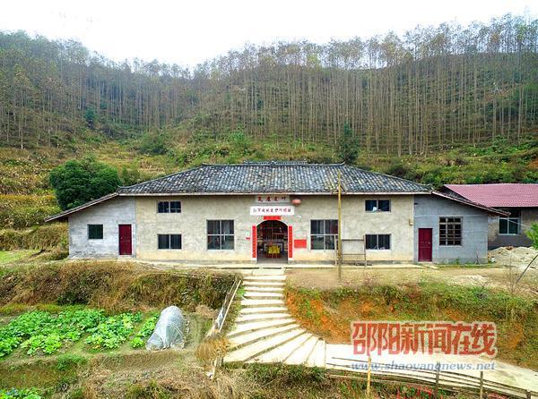 绥宁县鸡公坡战斗总指挥部遗址“讲述历史”