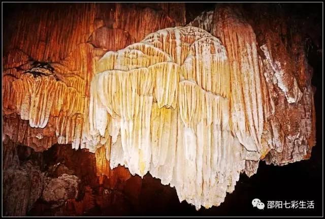 邵阳县发现一大型溶洞，洞中有洞，奇幻壮观！