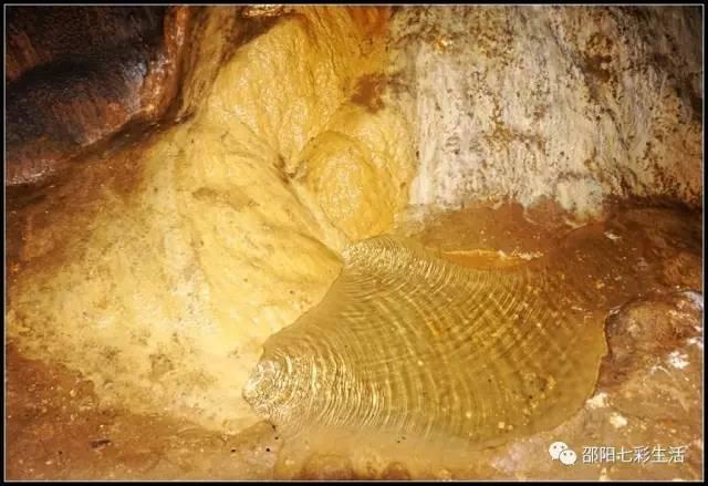 邵阳县发现一大型溶洞，洞中有洞，奇幻壮观！