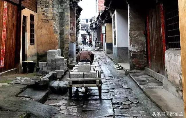 湖南崀山脚下这条百年老街，经历过抗日战火依然古韵犹存让人穿越回远久的时代