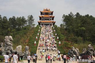 湖南邵东的一个镇曾经号称三湘第一镇，当时的义乌都过来取经