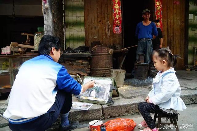 千年古王城，湖南武冈古城，城门洞子铁匠铺：打铁匠叮当几十年 坚守传统手艺