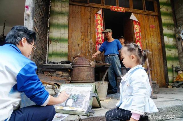 千年古王城，湖南武冈古城，城门洞子铁匠铺：打铁匠叮当几十年 坚守传统手艺