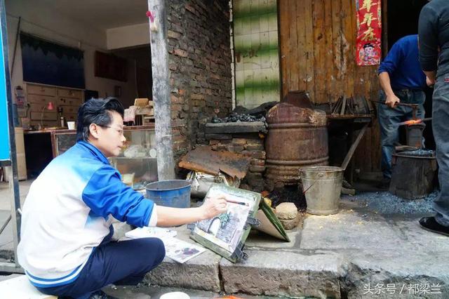 千年古王城，湖南武冈古城，城门洞子铁匠铺：打铁匠叮当几十年 坚守传统手艺