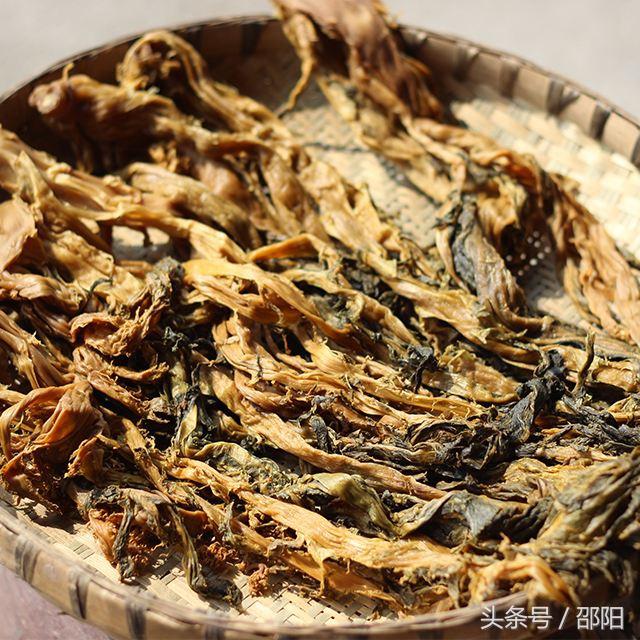 在邵阳，有一种美食叫做盐菜！