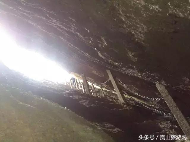 崀山“驼峰栈道”之“龙口吞珠”！