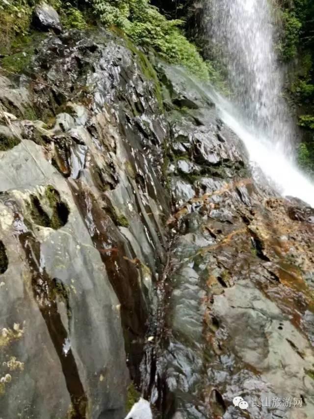 崀山境内竟隐藏着一处含苞待放的龙凤瀑布奇观！