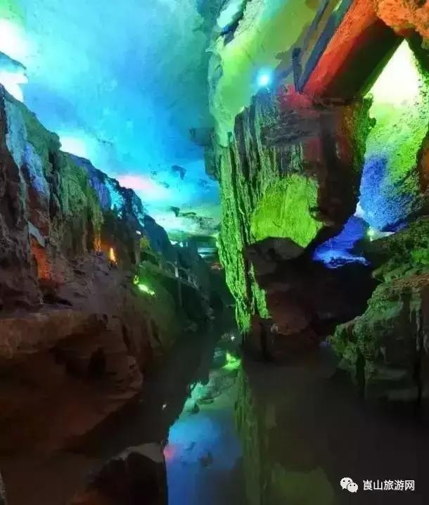 在湖南，有人发现了一处消暑胜地，据说是“仙女下凡”的地方