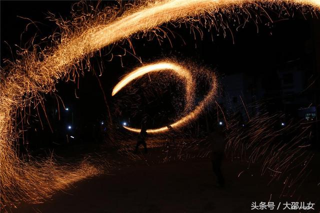 隆回县七江镇棉花园村的炭花舞惊艳众人