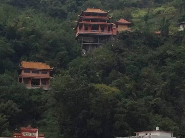 邵阳有座紫阳山，山上有个千寻洞。别有洞天！