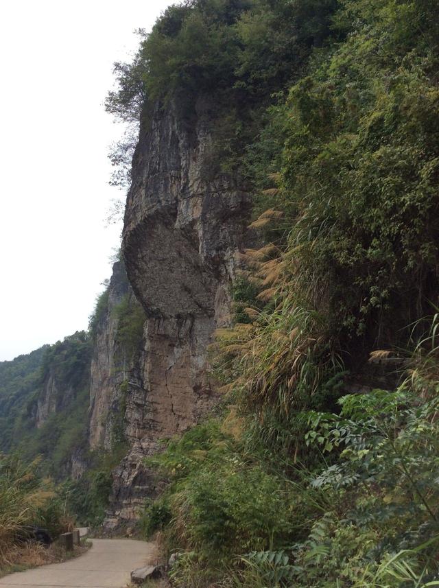 邵阳有座紫阳山，山上有个千寻洞。别有洞天！