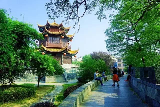 都市风情与古典文明结晶——武冈王城公园国庆掠影