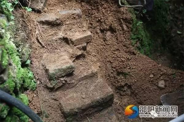 湖南隆回发现疑似汉代古墓群 多处发现花纹精美的古墓砖
