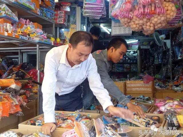 邵东人在老挝，他的玩具批发店年营业额突破1200万