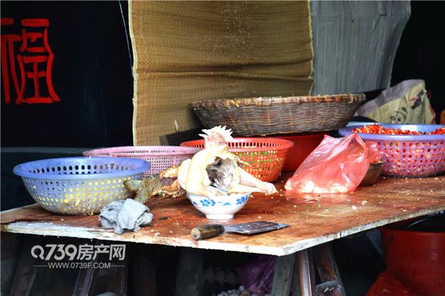 实拍邵东农村建房“圆垛”仪式 屋顶上抛现金红包！