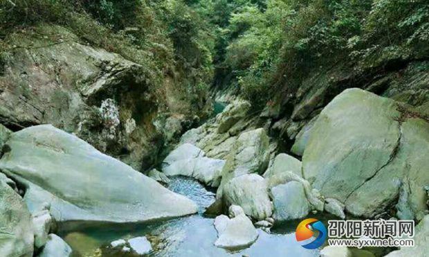 隆回六都寨镇现“迷你”峡谷