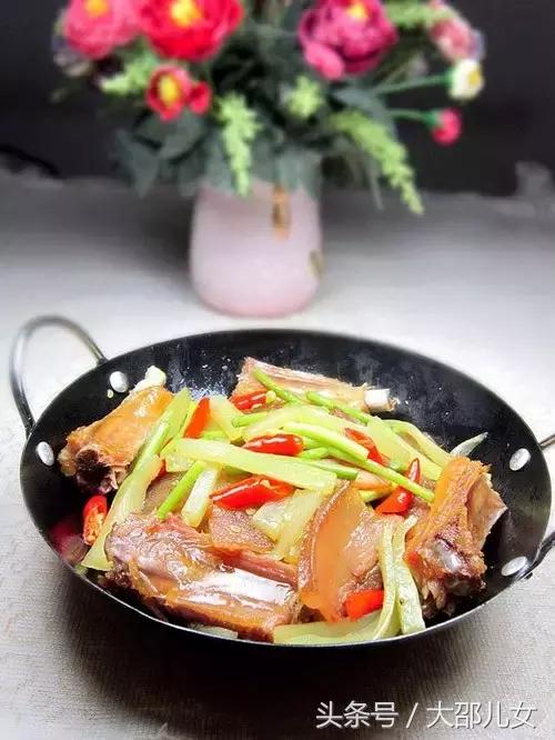 邵阳人吃糍粑是为了纪念谁？腊肉又是谁发明的？