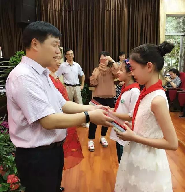 儿童文学作家谢乐军：年少时我也是个“非主流”