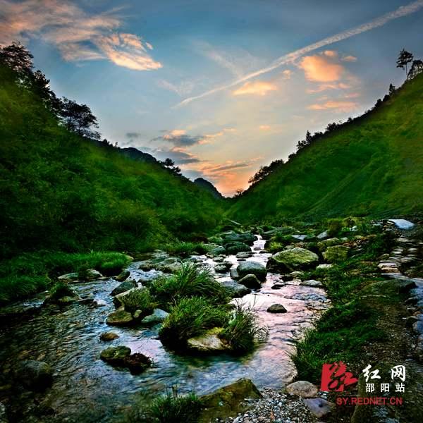 新邵白水峡谷：青山绿水好去处