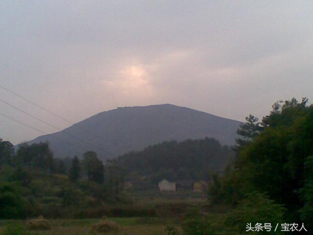 相传九条神龙盘踞此地——九龙岭！