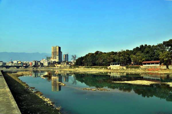 洞口：古镇新城