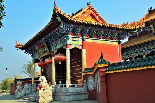 洞口：古镇新城