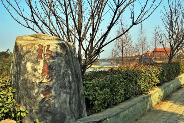 洞口：古镇新城