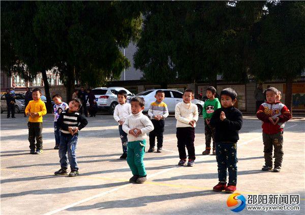 绥宁县：苗侗娃娃喜迎新年