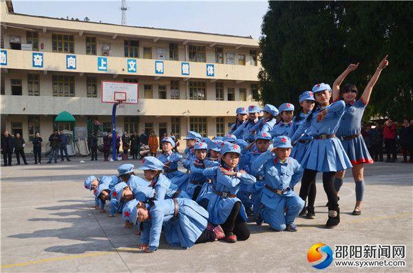 绥宁县：苗侗娃娃喜迎新年