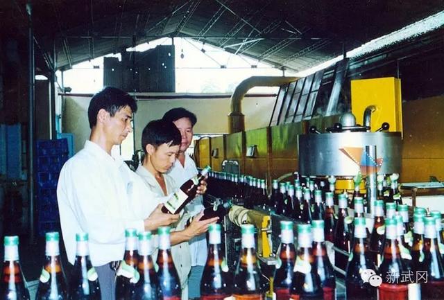 你们都在晒18岁的照片，我却想晒晒18年前的武冈！