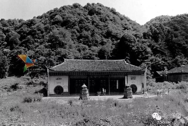 你们都在晒18岁的照片，我却想晒晒18年前的武冈！
