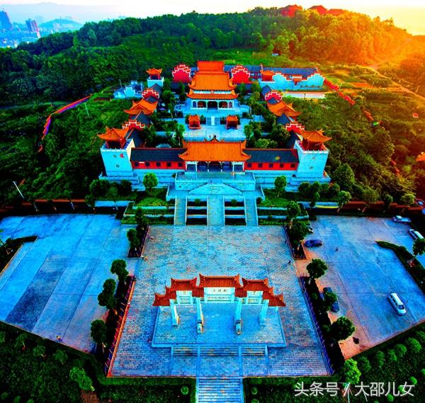 与邵阳来一场灵魂的私奔
