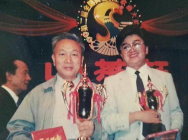 中国崀山极具魅力的实力派男高音歌唱家——李绍良