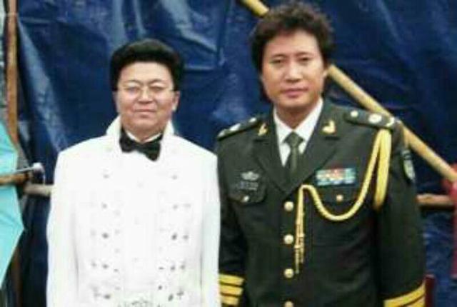 中国崀山极具魅力的实力派男高音歌唱家——李绍良