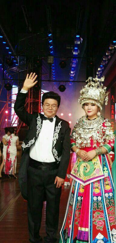 中国崀山极具魅力的实力派男高音歌唱家——李绍良