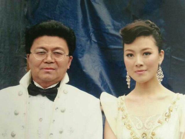 中国崀山极具魅力的实力派男高音歌唱家——李绍良