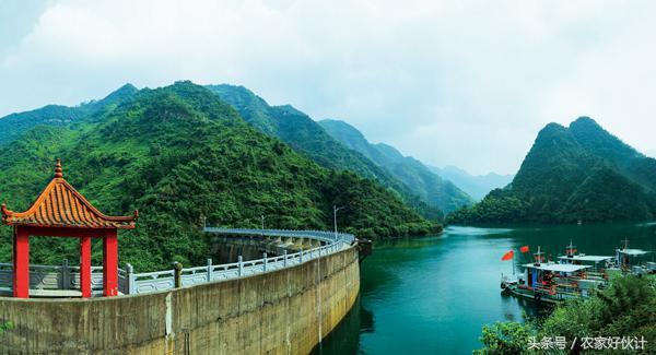 壹品洞口：洞口半江美景 半江清澈半江浊