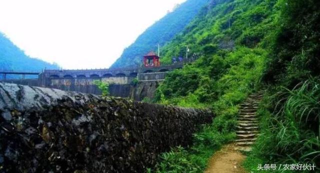 壹品洞口：洞口半江美景 半江清澈半江浊