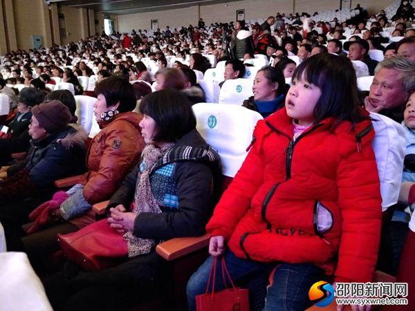 邵东县首届“戏剧节”隆重举行 数千名戏迷家门口看名角唱戏