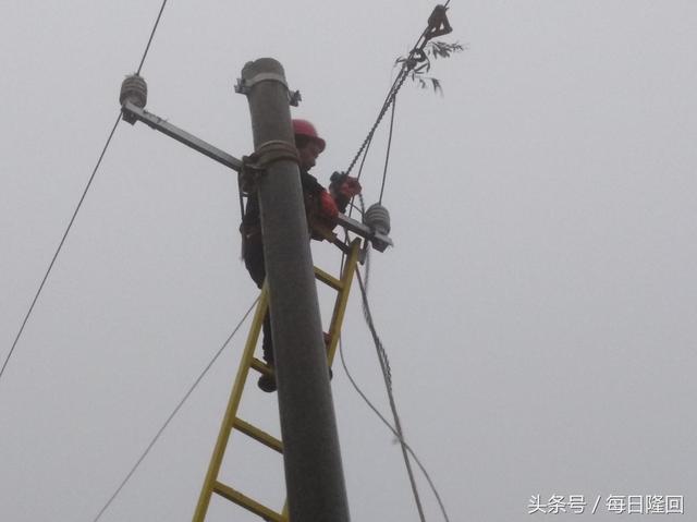 「每日隆回」：冬日“暖男”鏖战冰雪保供电